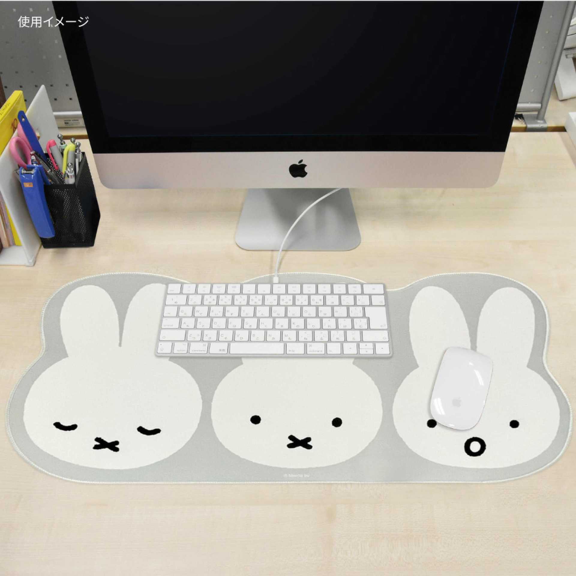 Gaming Keyboard Nearby - 日本のミッフィーのマウスパッド。かわいいデザインで、パソコンデスクやオフィス、学生の机に最適。アニメ風で、大きめのゲーミングマウスパッドとしても使える。